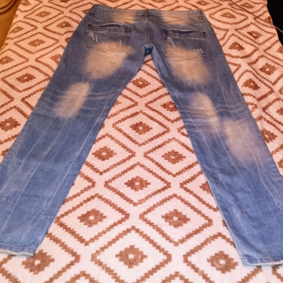JEANS - Picture 3 of 4